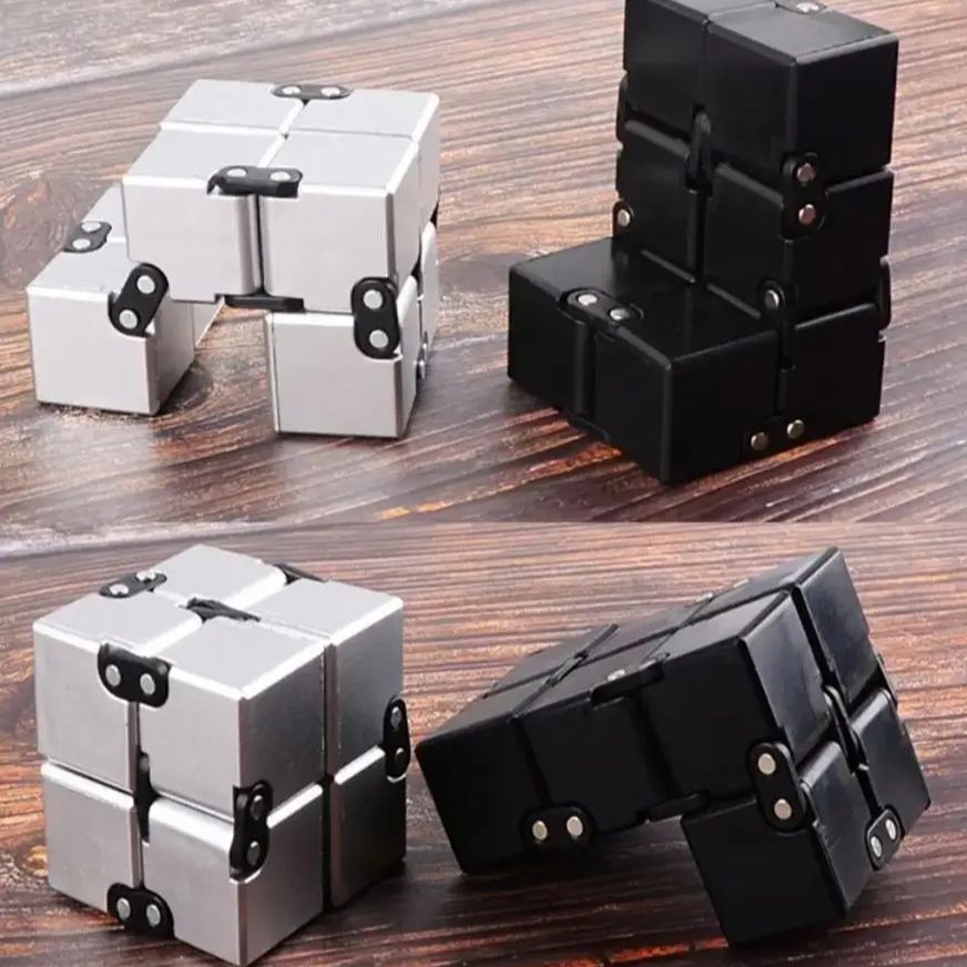 Metal Infinite Cube Stress Rel - огляд і ціна Model Kit Infinite Dimension