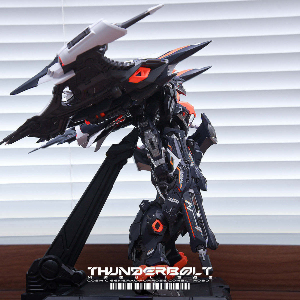 THUNDERBOLT MOBULIDAE 1/100 To - огляд і ціна Model Kit Infinite Dimension